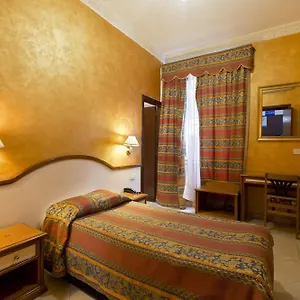 Lella 2*, Roma Itália